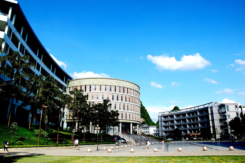 校园图说美丽的河池学院